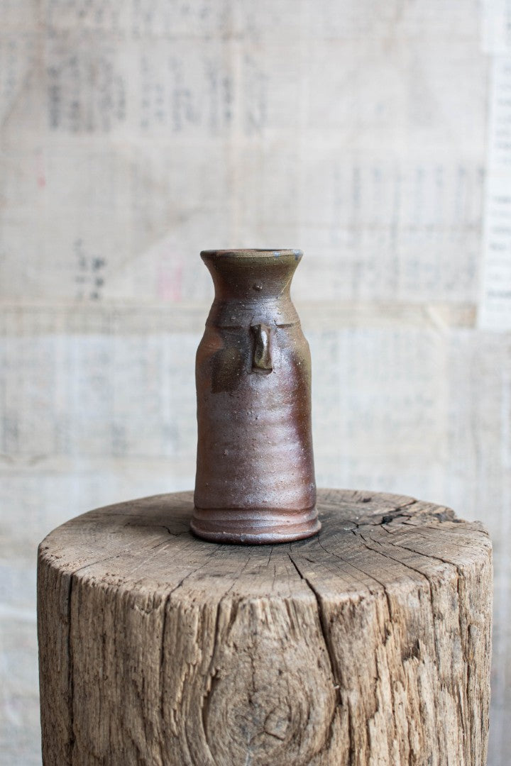 Shigaraki Ware Eared Flower Vase - Mimi-Tsuki Hanaire