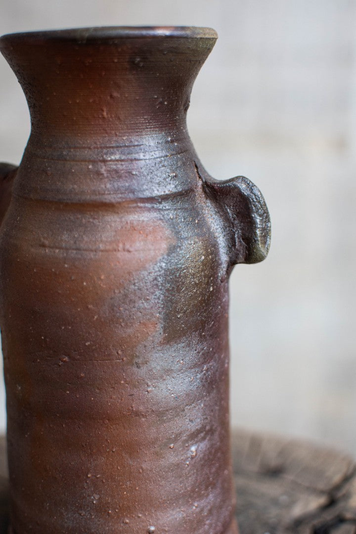 Shigaraki Ware Eared Flower Vase - Mimi-Tsuki Hanaire