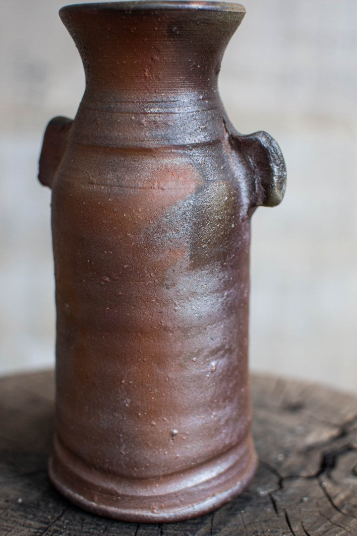 Shigaraki Ware Eared Flower Vase - Mimi-Tsuki Hanaire